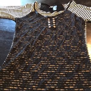 Women’s BKE Medium 3/4 Sleeve in Black Lace 💕